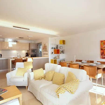 Floresta Mairena Apartment *